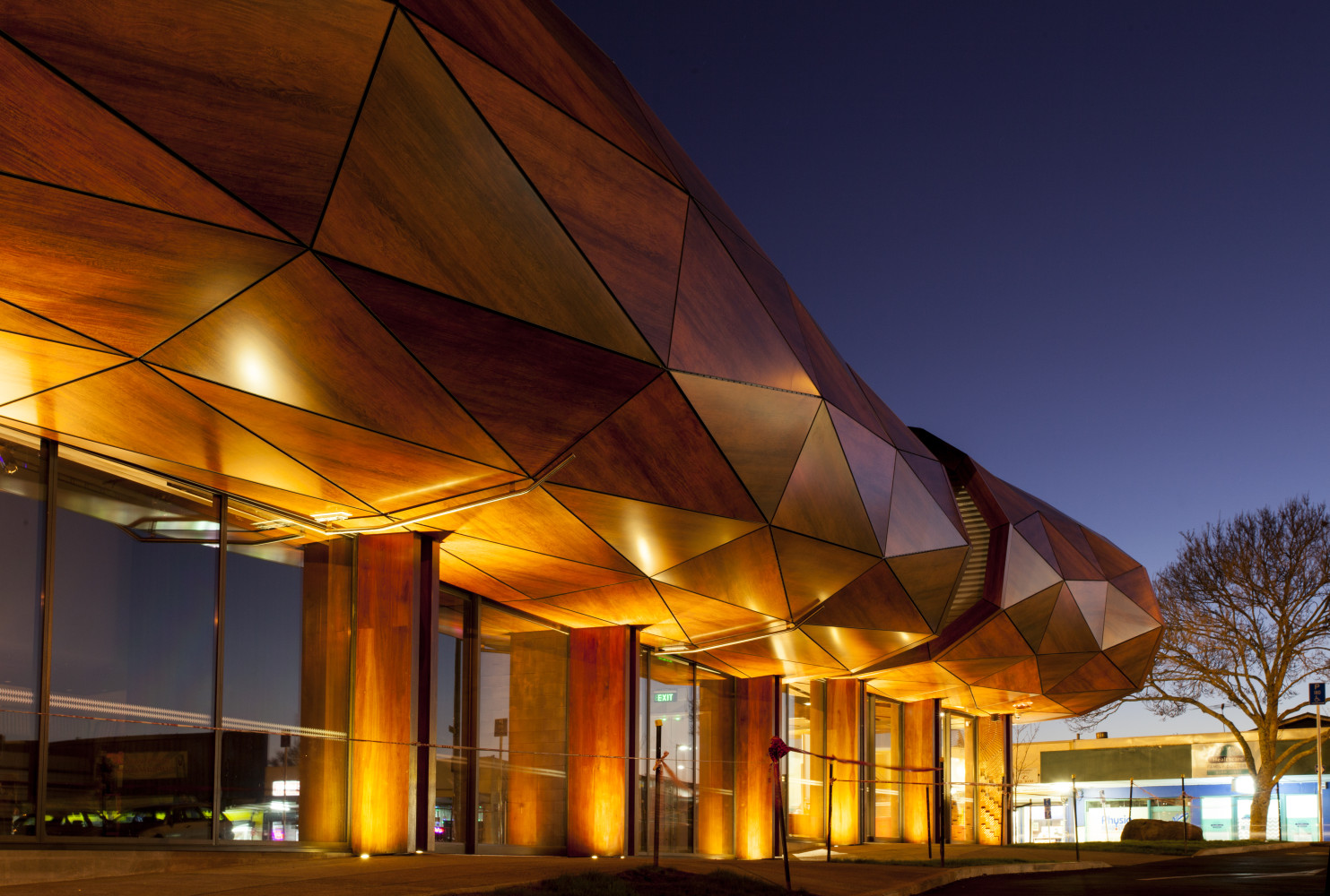 a GI Music and Arts Te Oro 9337